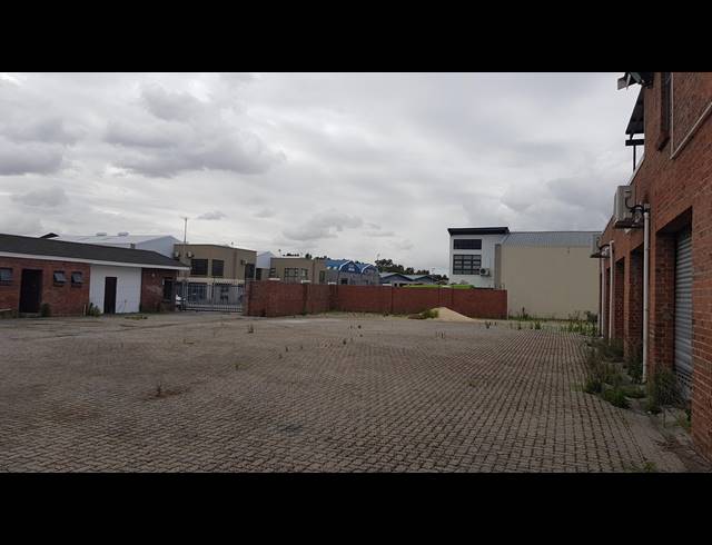 941M² OFFICE TO LET IN SAXENBURG PARK 2